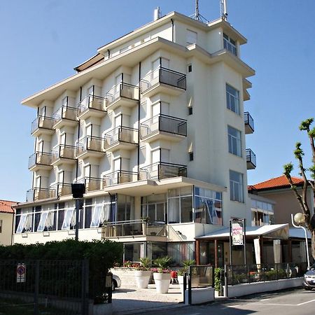 Hotel Goldene Rose Rímini Exterior foto