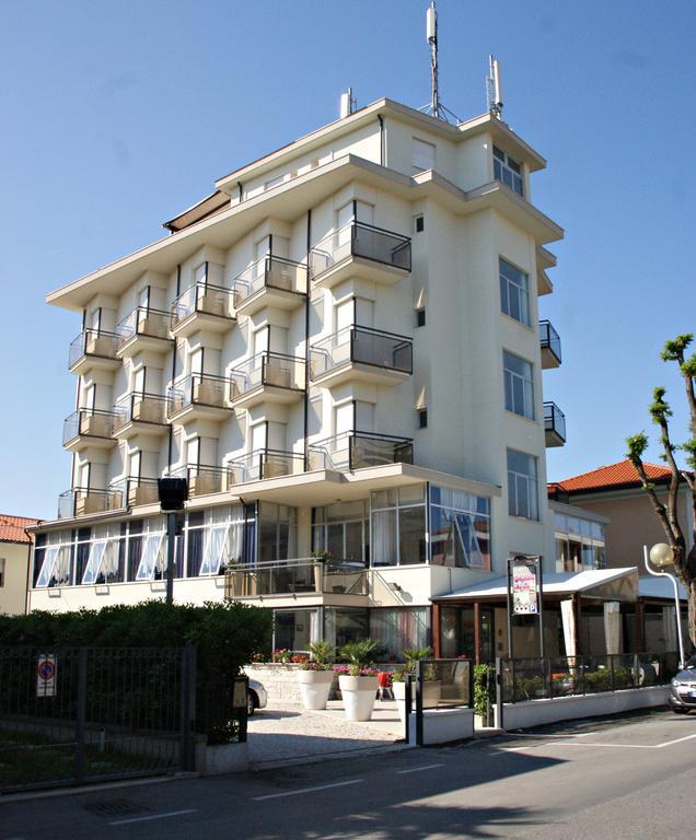 Hotel Goldene Rose Rímini Exterior foto