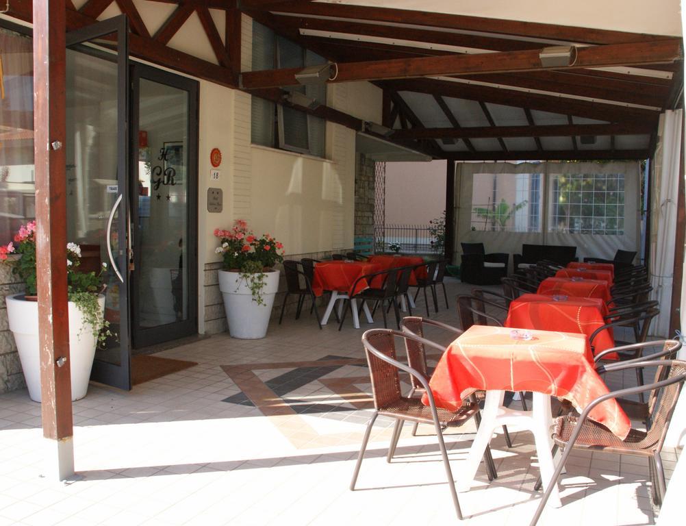 Hotel Goldene Rose Rímini Exterior foto