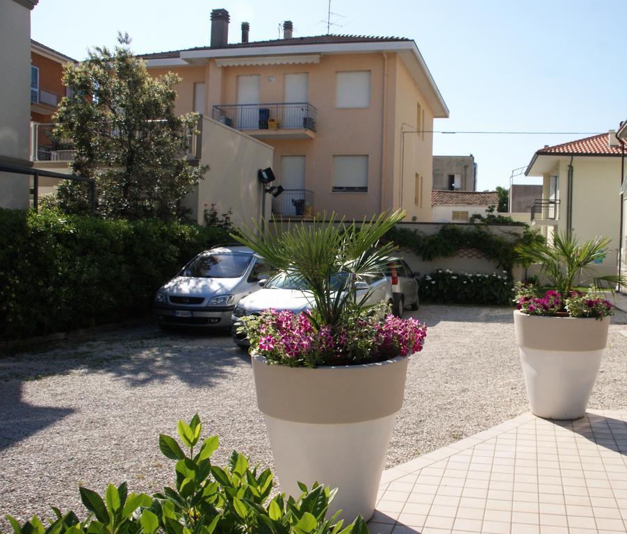Hotel Goldene Rose Rímini Exterior foto